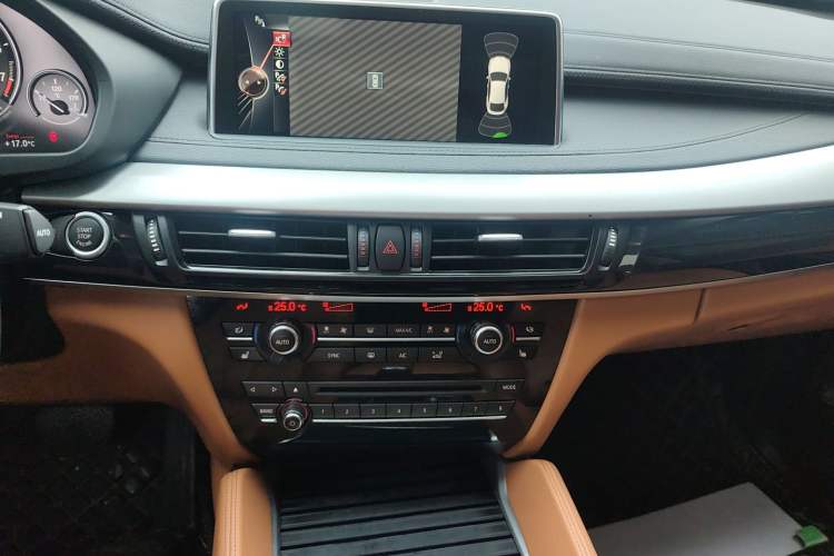Used BMW X6 2015 xDrive35i Leading Model Audio And AC Panel