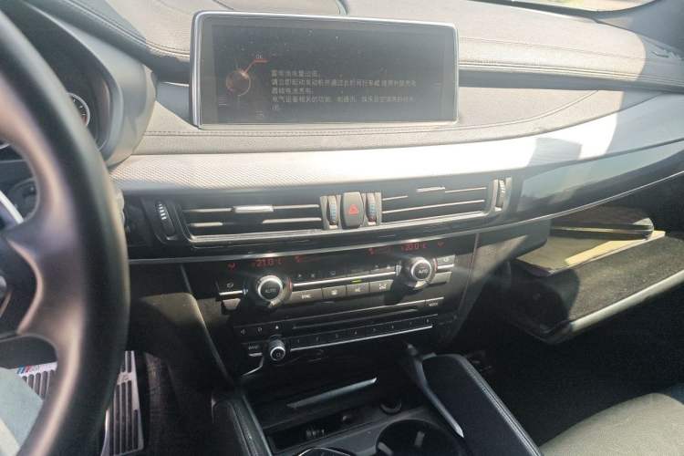 Used BMW X6  Audio And AC Panel