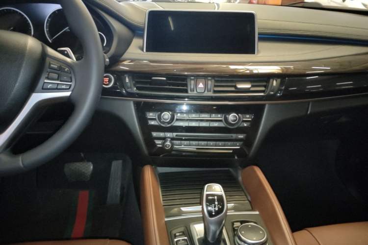 Used BMW X6 2015 xDrive35i Leading Model Audio And AC Panel