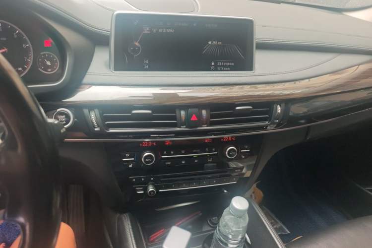 Used BMW X6 2015 xDrive35i Luxury Edition Audio And AC Panel