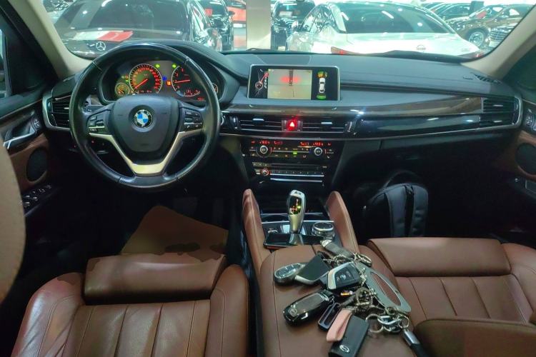 Used BMW X6 2015 xDrive28i Center Console