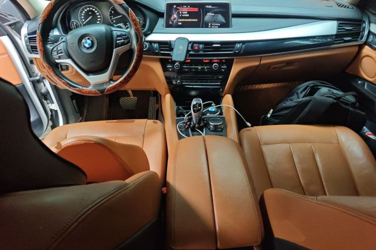 Used BMW X6 2015 xDrive35i Leading Model Center Console