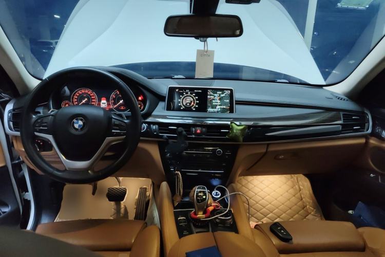 Used BMW X6 2015 xDrive35i Luxury Edition Center Console