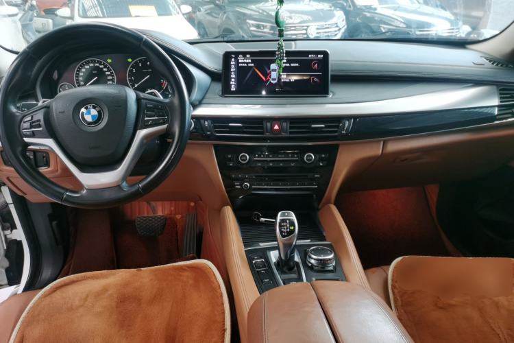 Used BMW X6 2015 xDrive35i Leading Model Center Console