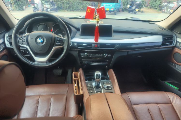 Used BMW X6 2015 xDrive35i Leading Model Center Console