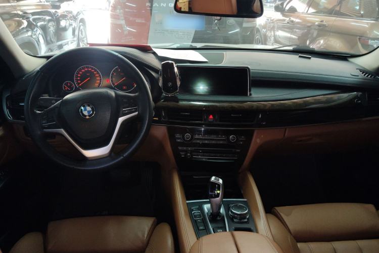 Used BMW X6 2015 xDrive28i Center Console