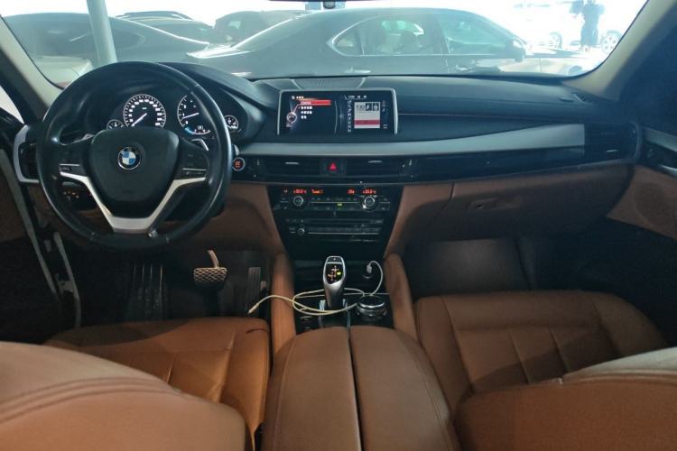 Used BMW X6 2015 xDrive35i Leading Model Center Console