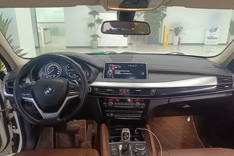 Used BMW X6  Center Console