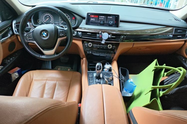 Used BMW X6 2015 xDrive35i Leading Model Center Console