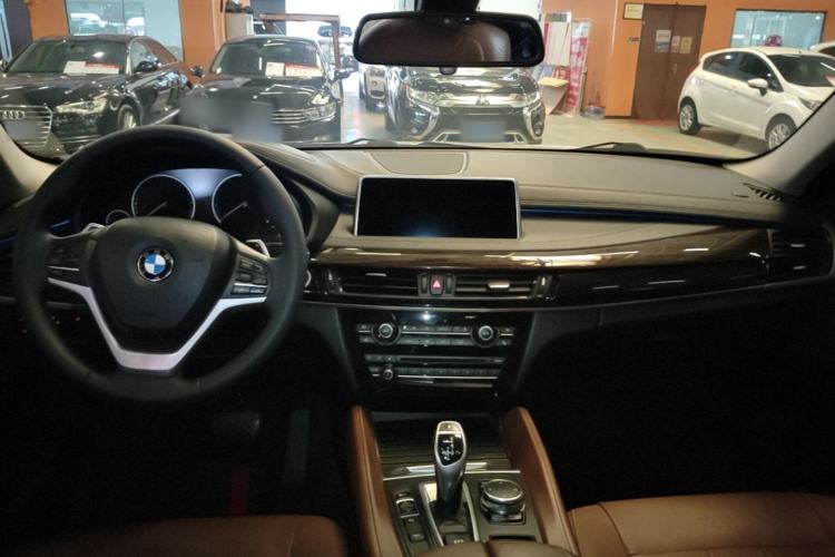 Used BMW X6 2015 xDrive35i Leading Model Center Console
