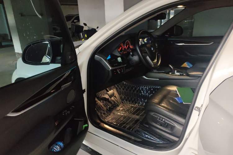 Used BMW X6 2015 xDrive35i Luxury Edition Driver Seat