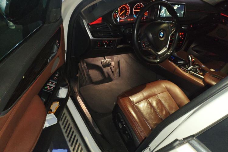Used BMW X6 2015 xDrive35i Luxury Edition Driver Seat