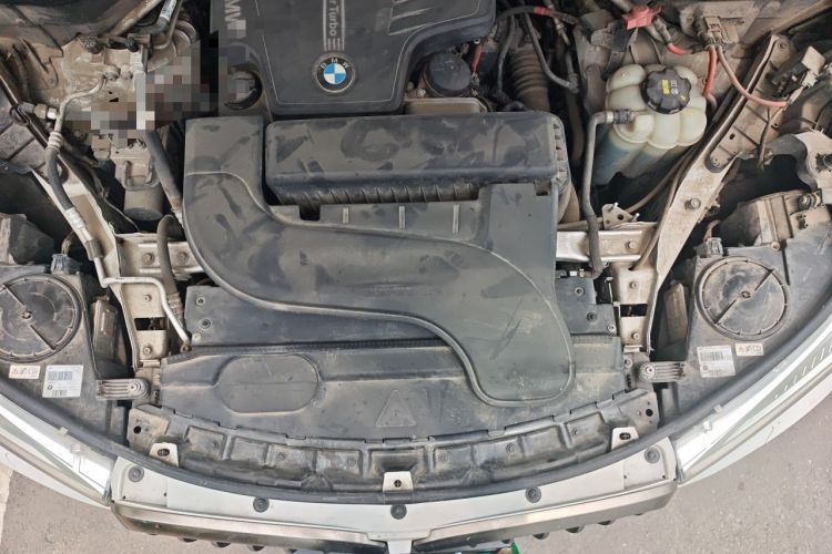 Used BMW X6 2015 xDrive28i Engine Bay