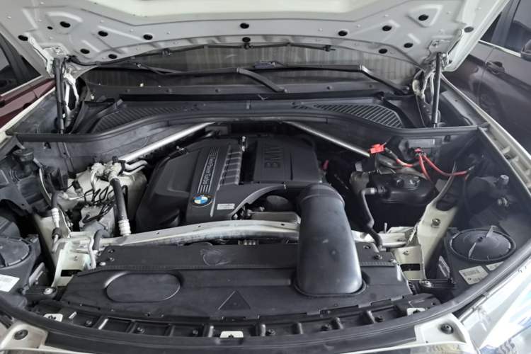 Used BMW X6 2015 xDrive35i Leading Model Engine Bay