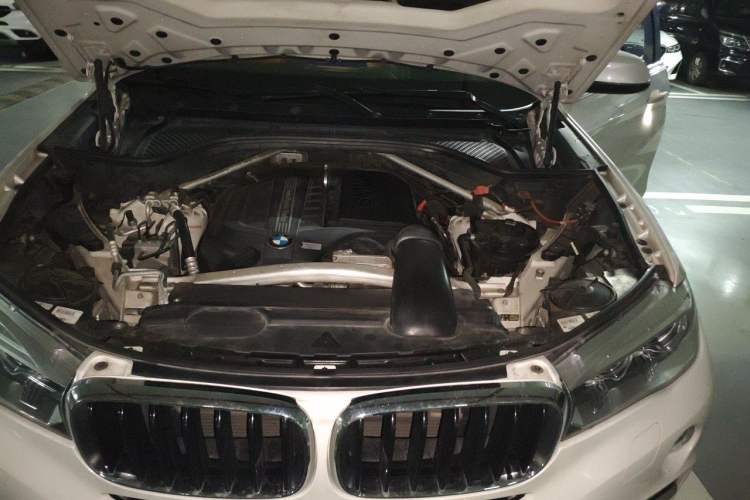 Used BMW X6 2015 xDrive35i Leading Model Engine Bay