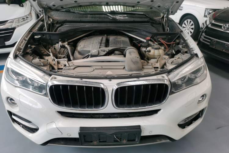 Used BMW X6 2015 xDrive35i Leading Model Engine Bay