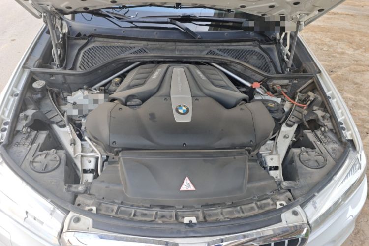 Used BMW X6 2015 xDrive50i M Sport model Engine Bay