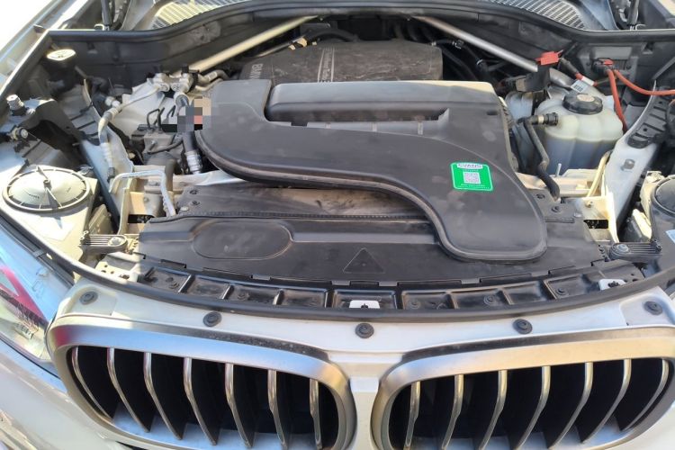 Used BMW X6 2015 xDrive28i Engine Bay