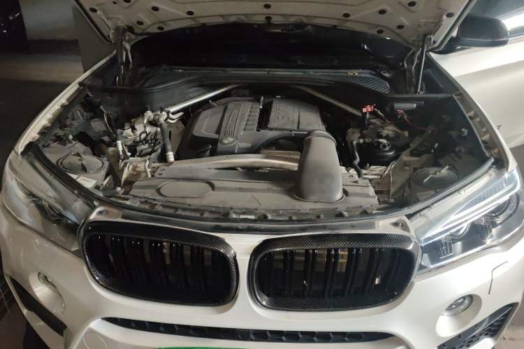 Used BMW X6 2015 xDrive35i Luxury Edition Engine Bay