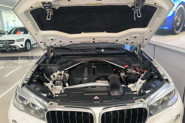 Used BMW X6 2015 xDrive35i Leading Model Engine Bay