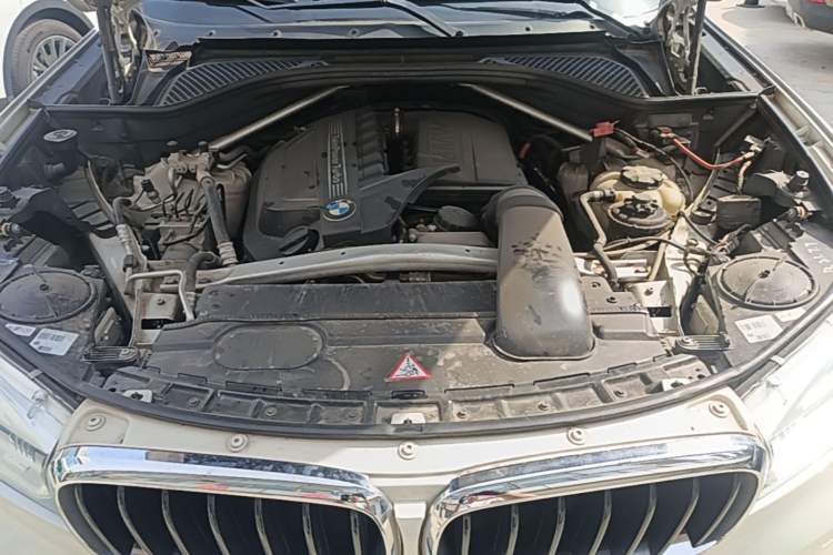 Used BMW X6 2015 xDrive35i Leading Model Engine Bay
