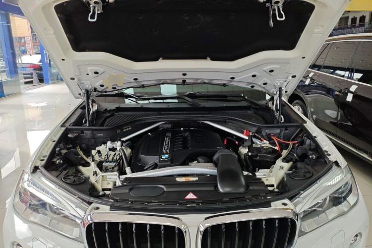 Used BMW X6 2015 xDrive35i Leading Model Engine Bay