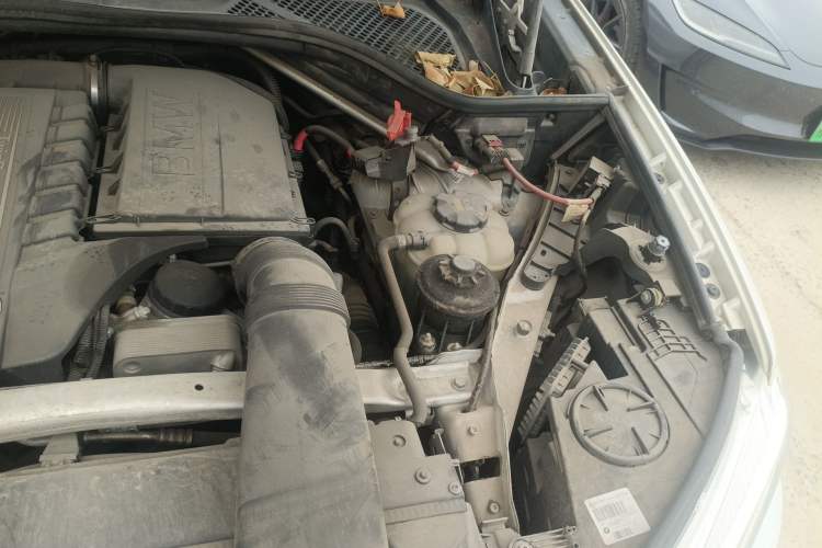 Used BMW X6 2015 xDrive35i Luxury Edition Engine Bay Left