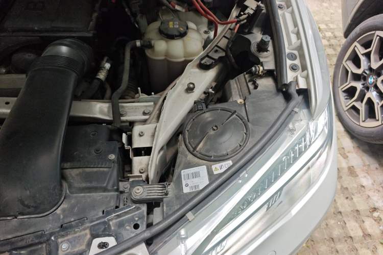 Used BMW X6 2015 xDrive35i Leading Model Engine Bay Left