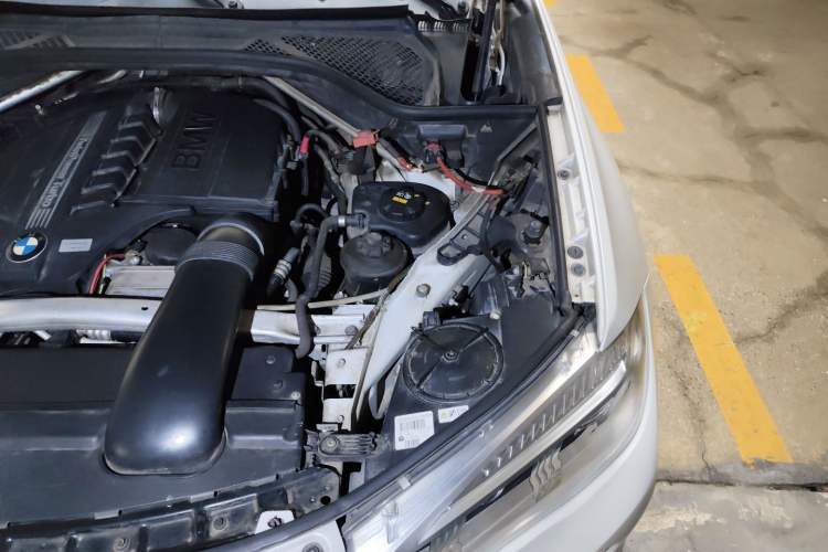 Used BMW X6 2015 xDrive35i Luxury Edition Engine Bay Left