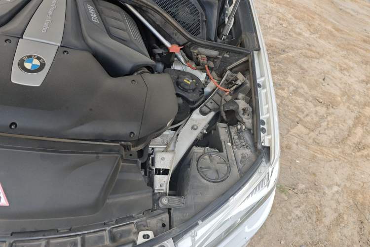 Used BMW X6 2015 xDrive50i M Sport model Engine Bay Left