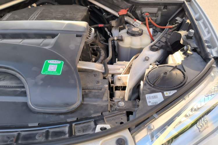 Used BMW X6 2015 xDrive28i Engine Bay Left