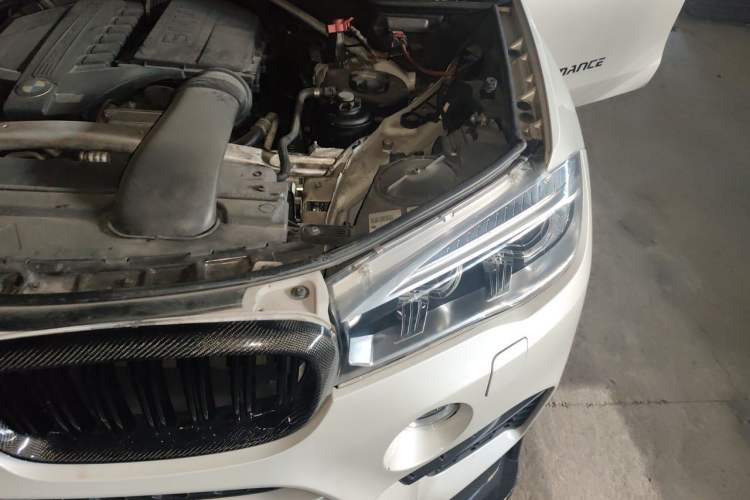 Used BMW X6 2015 xDrive35i Luxury Edition Engine Bay Left