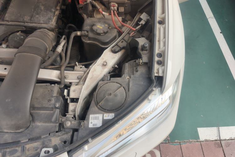Used BMW X6 2015 xDrive35i Leading Model Engine Bay Left