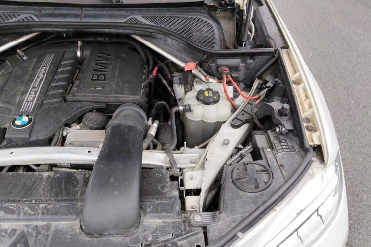 Used BMW X6 2015 xDrive35i Leading Model Engine Bay Left