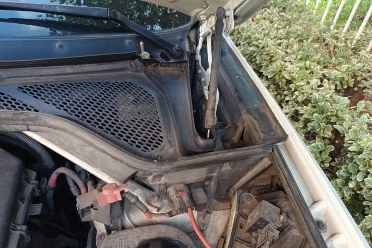 Used BMW X6 2015 xDrive35i Leading Model Engine Bay Left