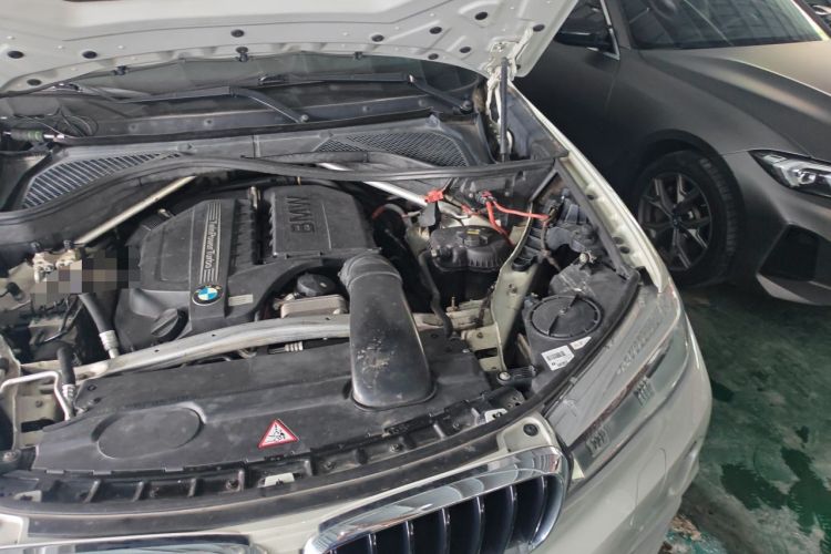 Used BMW X6 2015 xDrive35i Leading Model Engine Bay Left