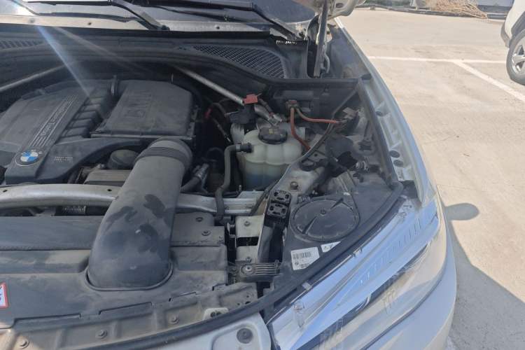 Used BMW X6  Engine Bay Left