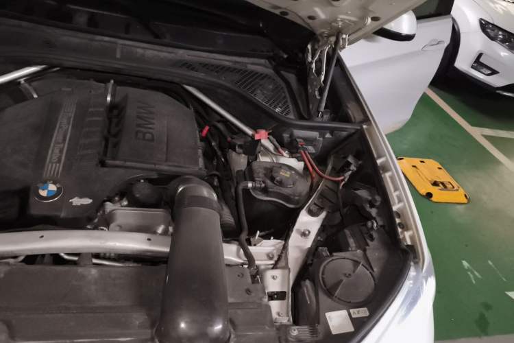 Used BMW X6 2015 xDrive35i Leading Model Engine Bay Left