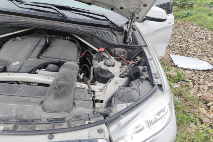 Used BMW X6 2015 xDrive35i Luxury Edition Engine Bay Left