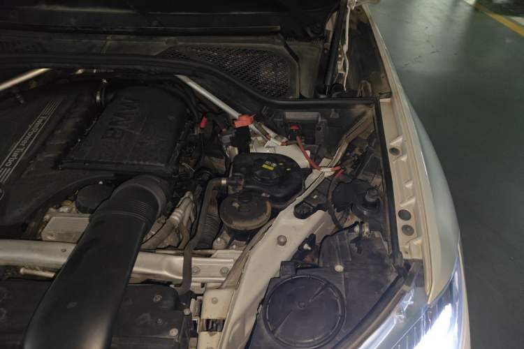 Used BMW X6 2015 xDrive35i Luxury Edition Engine Bay Left
