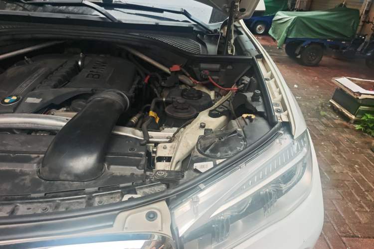 Used BMW X6 2015 xDrive35i Luxury Edition Engine Bay Left