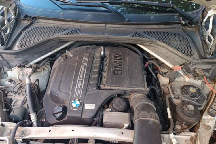 Used BMW X6 2015 xDrive35i Leading Model Engine Bay