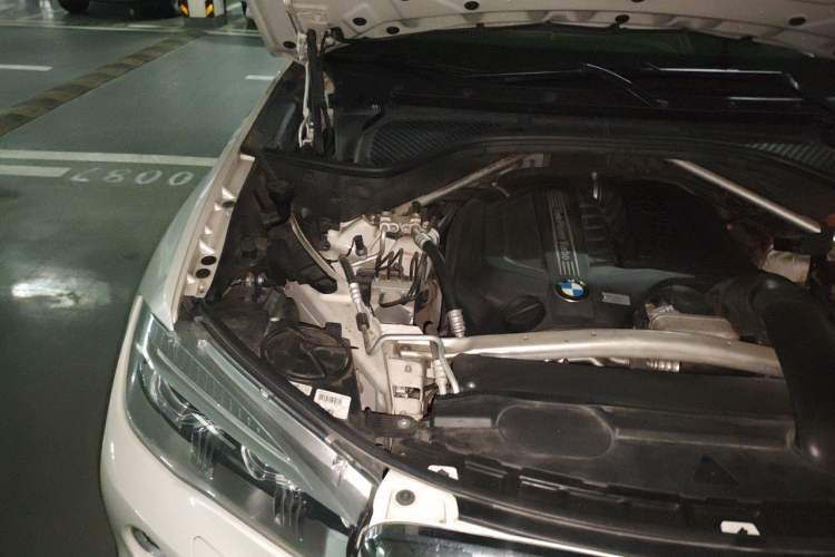 Used BMW X6 2015 xDrive35i Leading Model Engine Bay Right