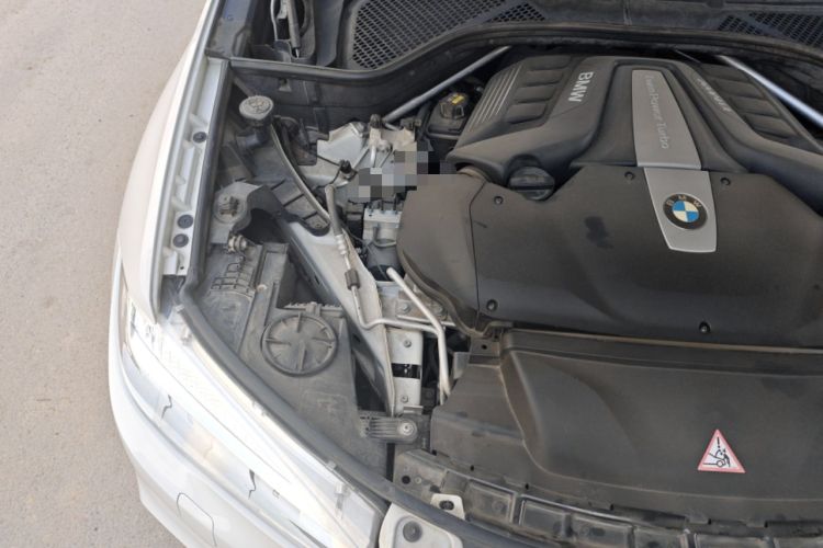 Used BMW X6 2015 xDrive50i M Sport model Engine Bay Right