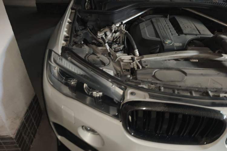 Used BMW X6 2015 xDrive35i Luxury Edition Engine Bay Right