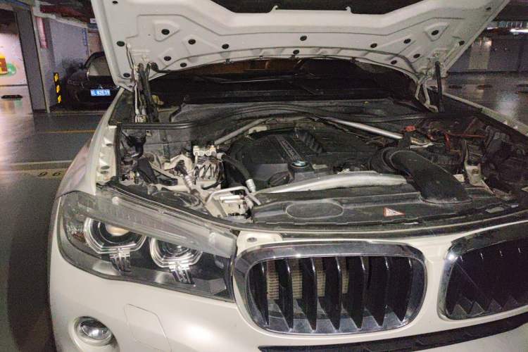 Used BMW X6 2015 xDrive35i Leading Model Engine Bay Right