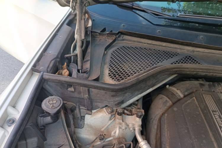 Used BMW X6 2015 xDrive35i Leading Model Engine Bay Right