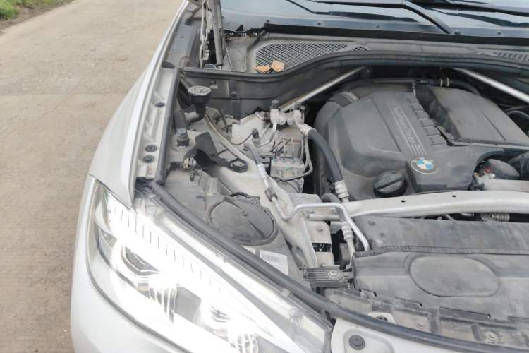 Used BMW X6 2015 xDrive35i Luxury Edition Engine Bay Right