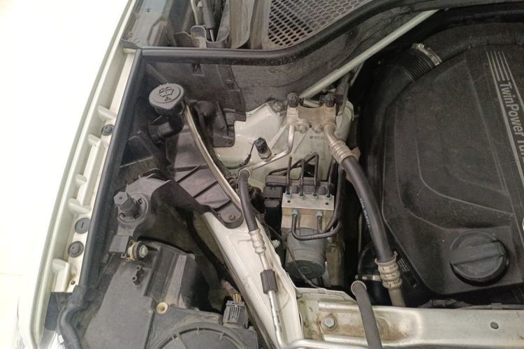 Used BMW X6  Engine Bay Right