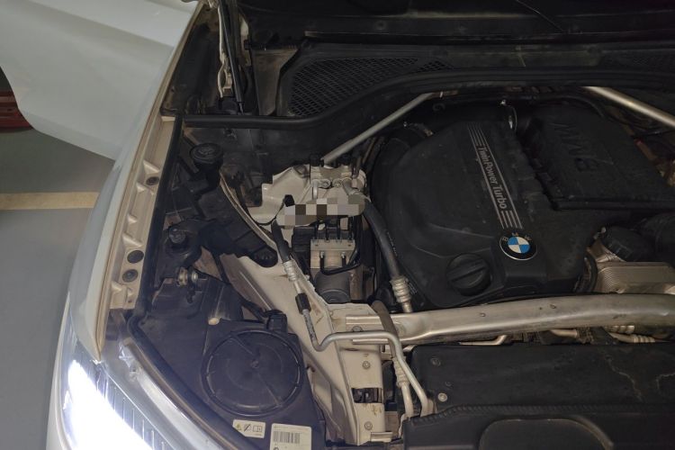 Used BMW X6 2015 xDrive35i Luxury Edition Engine Bay Right